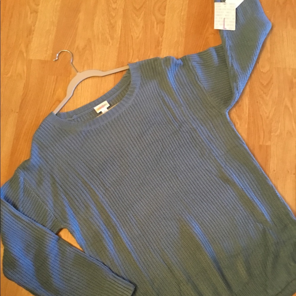 Lularoe Mariah Sweater !!
